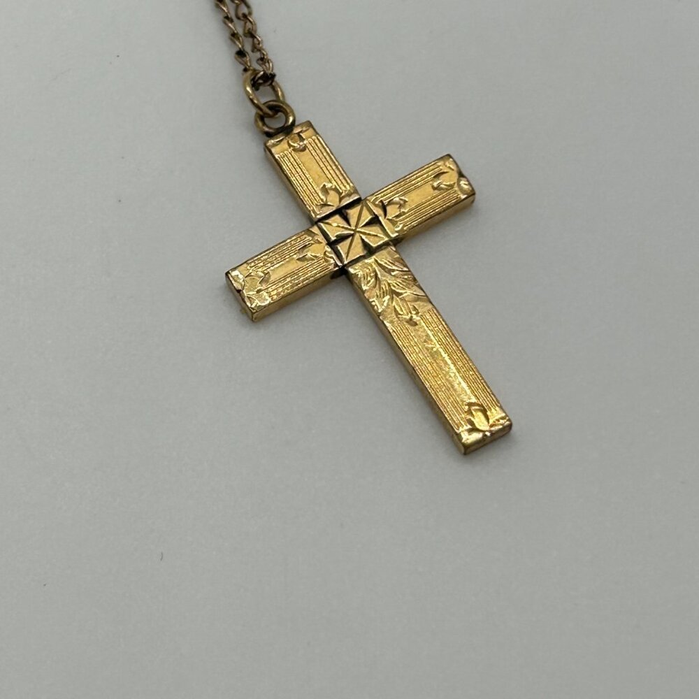 Vintage Art Deco Etched Gold-tone Cross Necklace and Chain 1930 Thumbsless Clasp - Picture 4 of 12